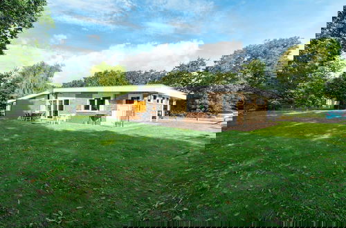 Foto 12 - Stylish Beachside Bungalow With Patio