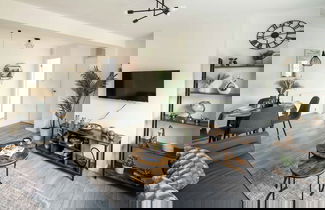 Photo 1 - 1 Bed Flat - Sleeps 3 - Parking - Wifi