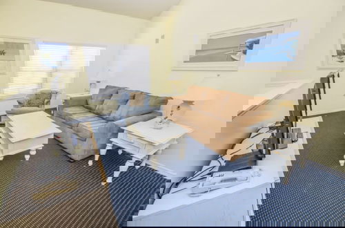 Foto 3 - Heng's Runaway Beach Condo