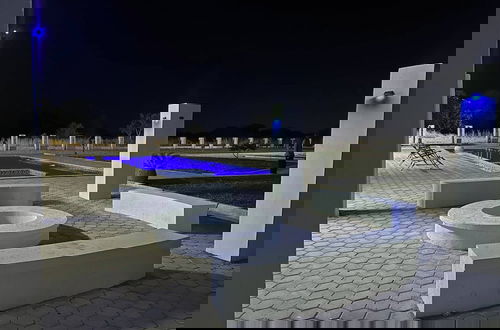 Foto 12 - Luxurious Motherland Apartments