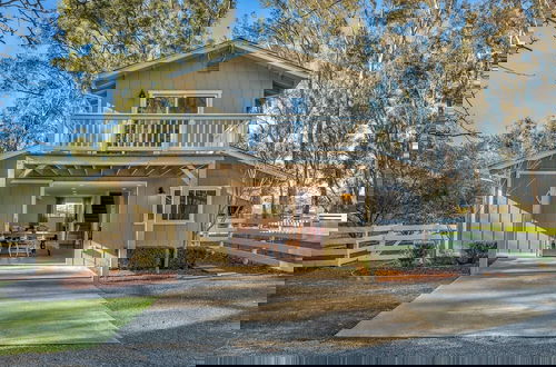 Photo 2 - Wine Country Estate by Avantstay Pool, Spa, Barn
