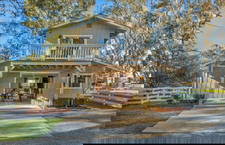 Photo 2 - Wine Country Estate by Avantstay Pool, Spa, Barn
