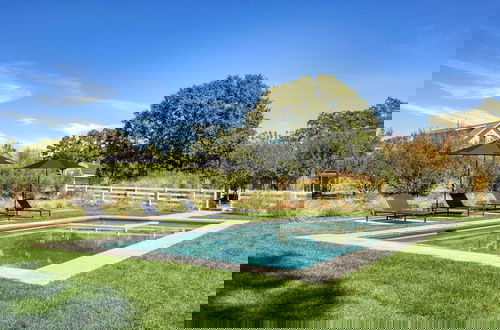 Photo 41 - Wine Country Estate by Avantstay Pool, Spa, Barn