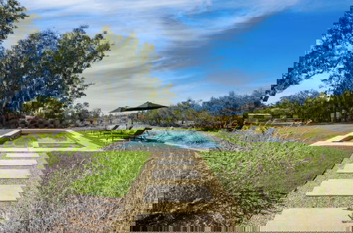 Photo 37 - Wine Country Estate by Avantstay Pool, Spa, Barn
