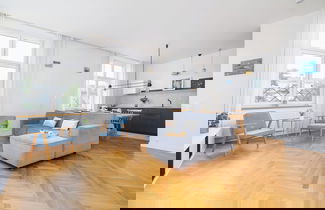 Foto 3 - Family Apartment in Center by Renters