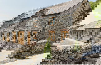 Foto 1 - Cosy Barn - Sleeps 8, Hot Tub & Countryside Views