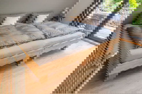 Foto 5 - Romantic Apartment With Balcony