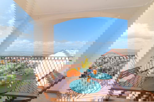 Foto 6 - Nicole House With Stunning View And Pool