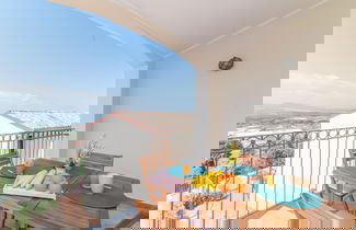Foto 3 - Nicole House With Stunning View And Pool