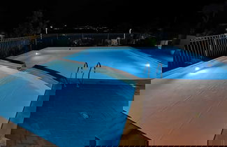 Foto 2 - Nicole House With Stunning View And Pool