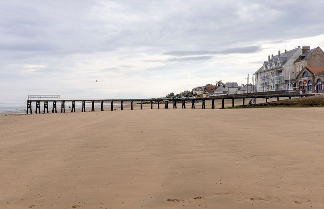 Sunlit Garden Escape Normandy - Foto 36