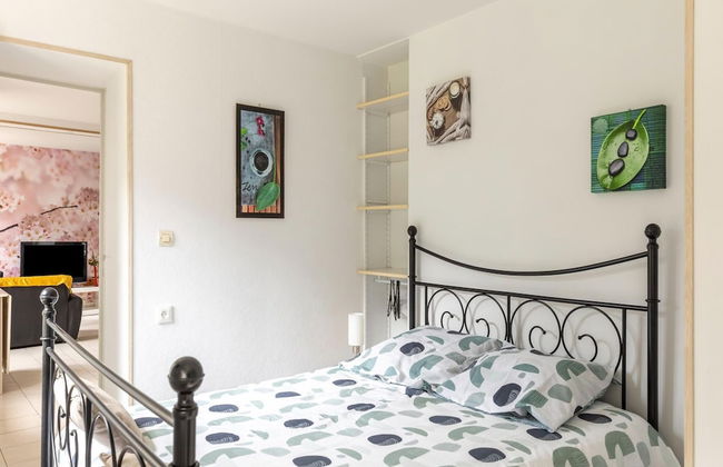 Sunlit Garden Escape Normandy - Foto 2