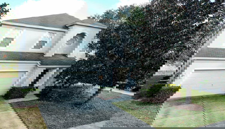 Foto 1 - This Amazing 6 Bedroom Property With a Lake View