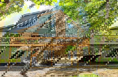 Foto 1 - Top Notch Lodge by Avantstay Hot Tub, Game Room, Community Pool, Deck