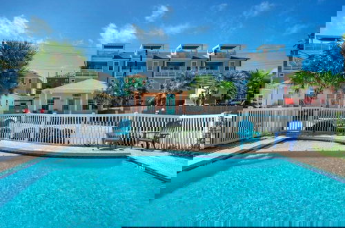 Photo 10 - Shared Pool, Walkable to Beach, Vibrant Beachy Design! Bay Bliss by Avantstay