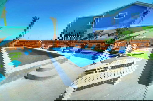 Foto 30 - Private Pool, Game Room Golf Cart Zone, Boat Parking Beacharita by Avantstay