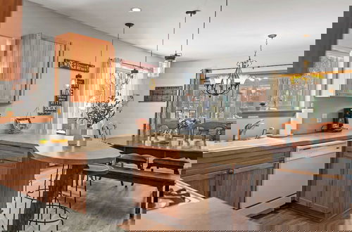 Foto 23 - Mountain Hideout by Avantstay Game Room + Deck