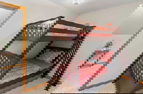 Foto 38 - Mountain Hideout by Avantstay Game Room + Deck
