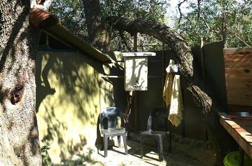 Photo 11 - 3 bed Bush-tent Under 3 Trees, for Couple Plus Chaperone Free Lionhyena Sounds