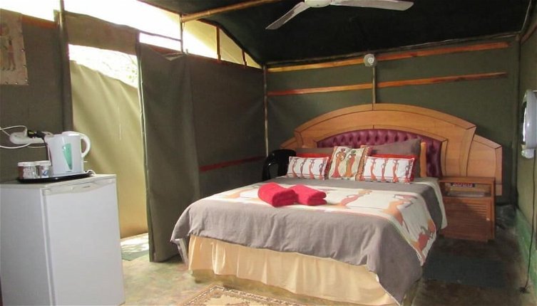 Foto 1 - 3 bed Bush-tent Under 3 Trees, for Couple Plus Chaperone Free Lionhyena Sounds