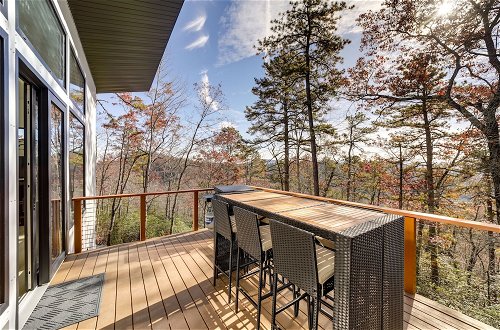 Photo 10 - Modern Mountain-view Sanctuary in Pisgah Forest