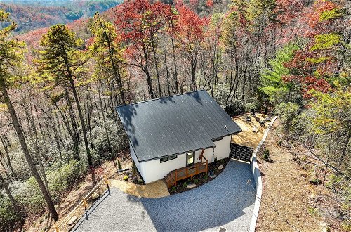 Photo 21 - Modern Mountain-view Sanctuary in Pisgah Forest