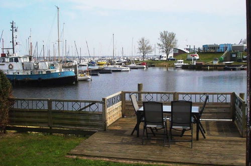 Foto 9 - 4 Pers. Holiday Chalet Gaby With Fishing Spot and Insauna at Lake Lauwersmeer