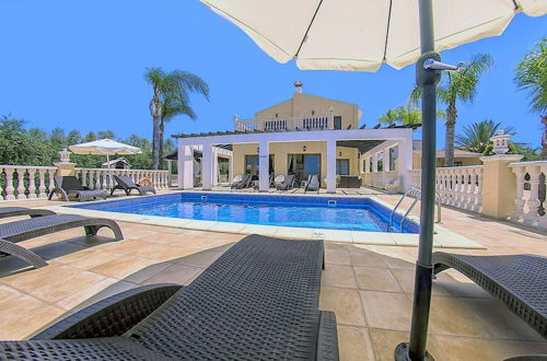 Photo 1 - Fabulous Villa In Coral Bay Near Beach, Amenities