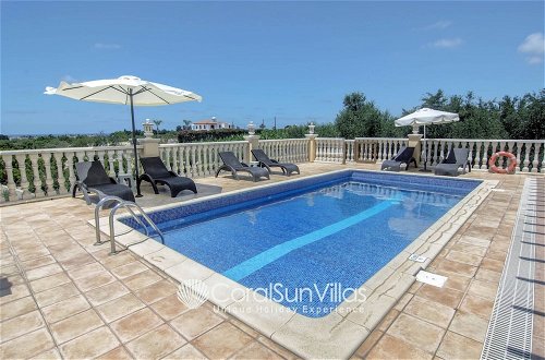 Photo 44 - Fabulous Villa In Coral Bay Near Beach, Amenities
