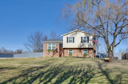 Foto 27 - Modern Mount Airy Hideaway w/ Private Backyard