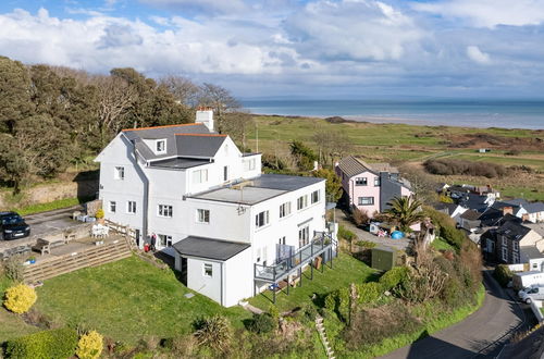 Photo 33 - The Cwtch Apartment - Sea Views Walk to Beach