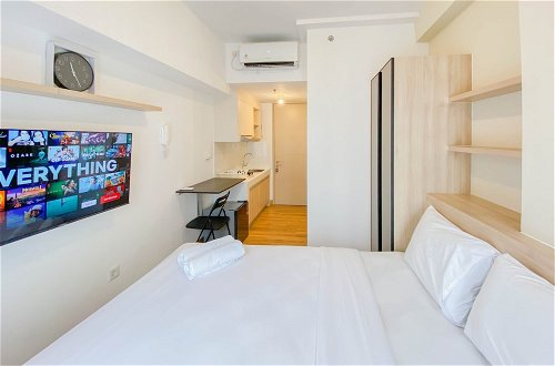Foto 7 - Good Price And Homey Studio At Tokyo Riverside Pik 2 Apartment