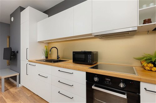 Foto 9 - Gentle Apartment in Warsaw by Renters