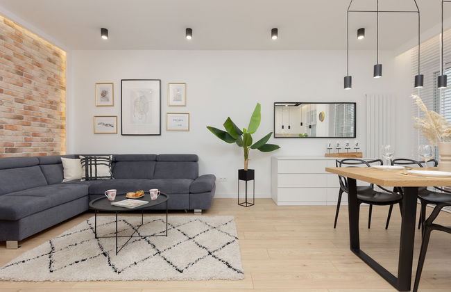 Loft Apartment With Parking by Renters - Photo 17