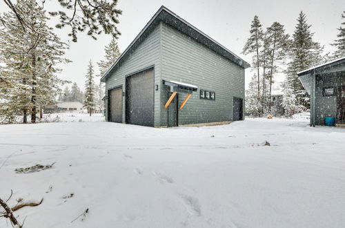 Photo 18 - All-season Donnelly Cabin w/ Sauna & Hot Tub