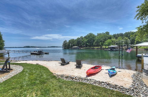 Photo 20 - Bright Water Cove by Avantstay Saltwater Pool