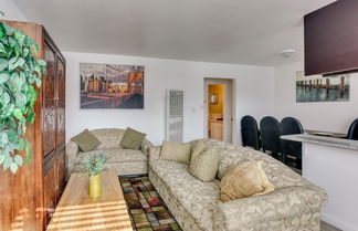 Photo 3 - Cozy Apartment Near Ucsf Fresno & Downtown