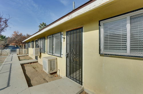 Photo 2 - Cozy Apartment Near Ucsf Fresno & Downtown