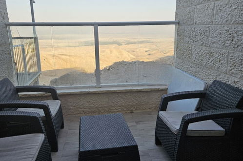 Foto 10 - Luxury 1 BR Apartment Near the Dead Sea
