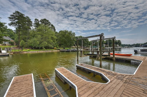 Photo 35 - Shades of Summer by Avantstay Gazebo, Dock, View