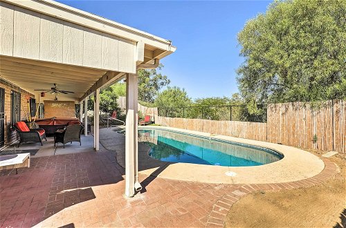 Foto 17 - Pet-friendly Tucson Home w/ Heated Pool & Hot Tub