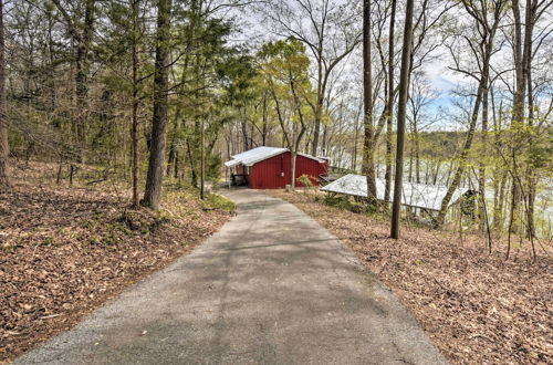 Photo 12 - Lakefront Lavonia Cottage w/ 2-story Dock