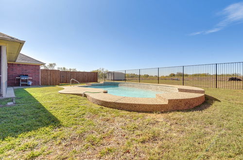 Photo 19 - Cozy Texas Retreat w/ Pool, Grill & Fenced-in Yard