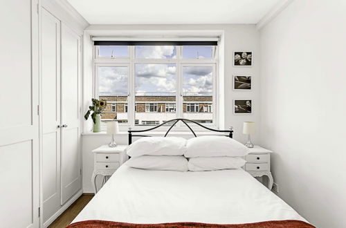 Photo 3 - 1-bed London Bliss: Putney Gem