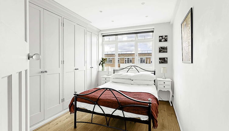 Photo 1 - 1-bed London Bliss: Putney Gem