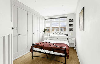 Photo 1 - 1-bed London Bliss: Putney Gem