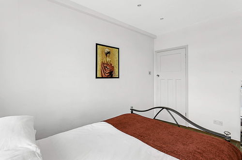 Photo 5 - 1-bed London Bliss: Putney Gem