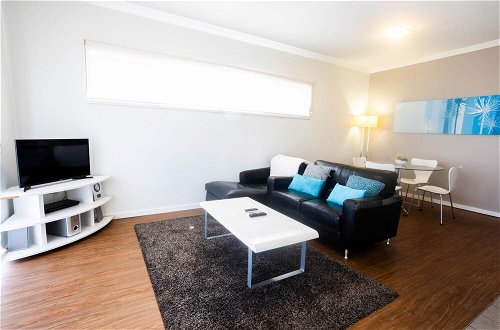 Photo 11 - Lovely 2BR Apartment in West Perth With Parking
