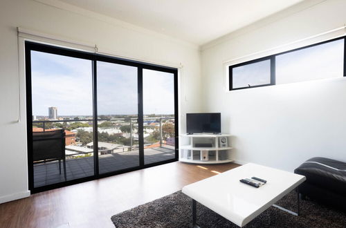 Photo 12 - Lovely 2BR Apartment in West Perth With Parking