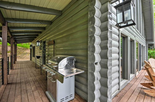 Photo 25 - Luxe Jasper Cabin w/ Deck + Blue Ridge Mtn Views